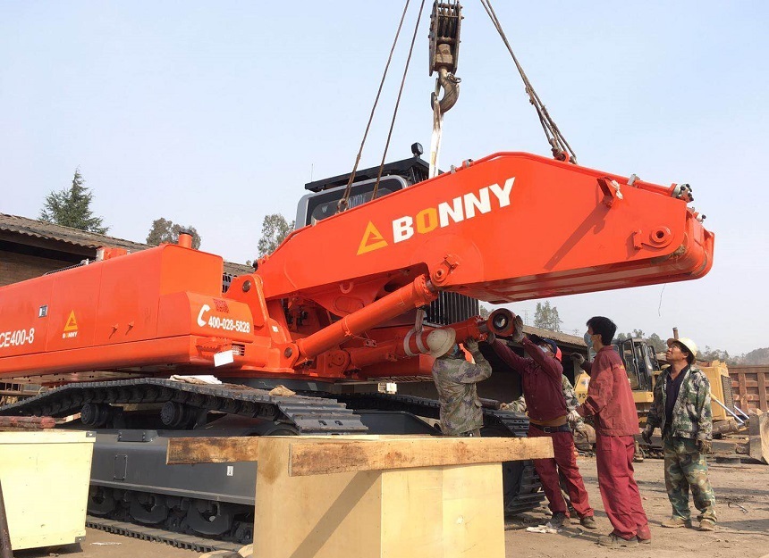 挖掘機安裝.jpg 挖掘機安裝.jpg