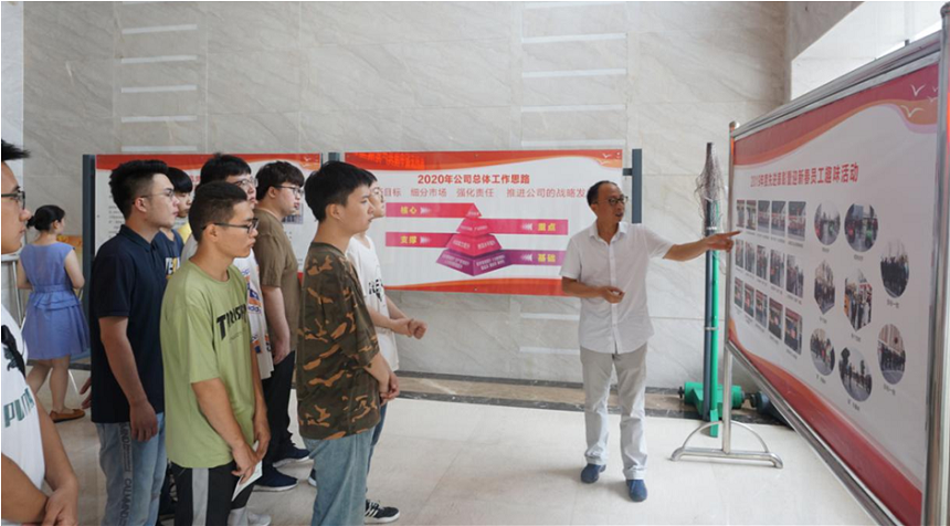 邦立重機(jī)新員工.jpg 邦立重機(jī)新員工.jpg