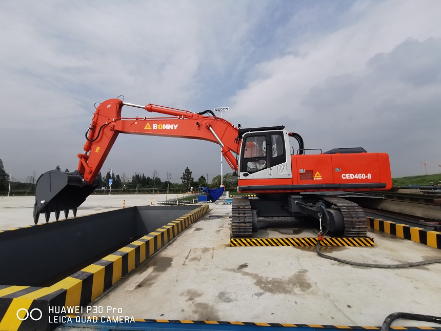 邦立重機(jī)鉤機(jī).jpg 邦立重機(jī)鉤機(jī).jpg