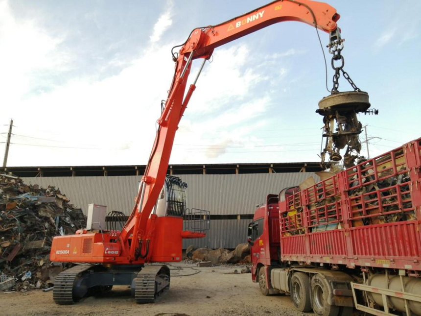 電吸盤抓鋼機(jī).png 電吸盤抓鋼機(jī).png