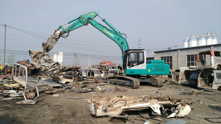 報(bào)廢汽車(chē)拆解機(jī).jpg 報(bào)廢汽車(chē)拆解機(jī).jpg